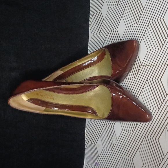 Kenneth Cole reaction ladies pumps size 8 patent leather. - Picture 6 of 9